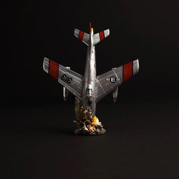 EMINEM KAMIKAZE PLANE FIGURINE Limited Edition Not Signed - Picture 2 of 5